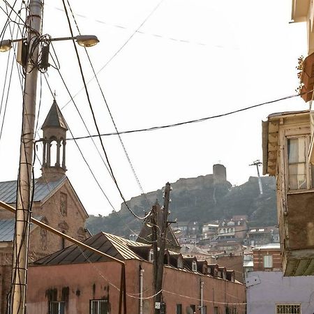 Wehost Stylish Apartment In Old Tbilisi Luaran gambar