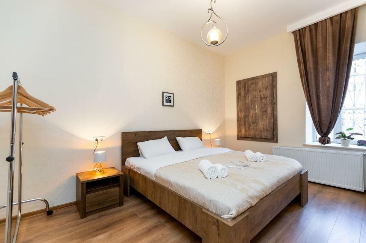 Wehost Stylish Apartment In Old Tbilisi Luaran gambar